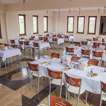 Pansiyon 18 Mart Köftesi Ve Konakevi *